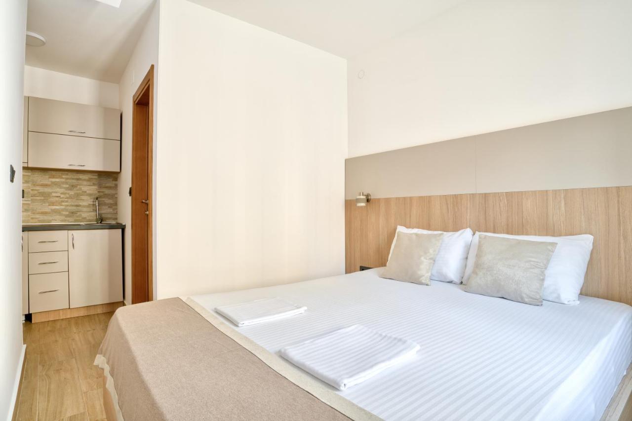 Symphony Apartments Street View Petrovac Exterior photo